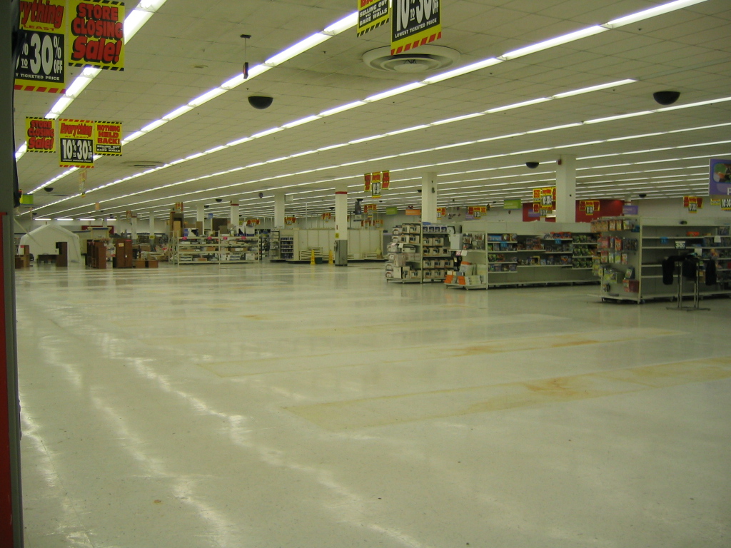 Big Kmart liquidation sale, Levittown, New York, 2022